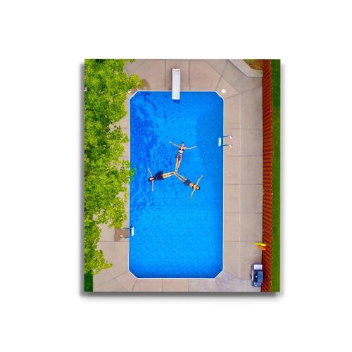 SWIMMING-POOL